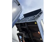 日野自動車 プロフィア