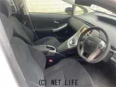 トヨタ プリウス