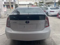 トヨタ プリウス