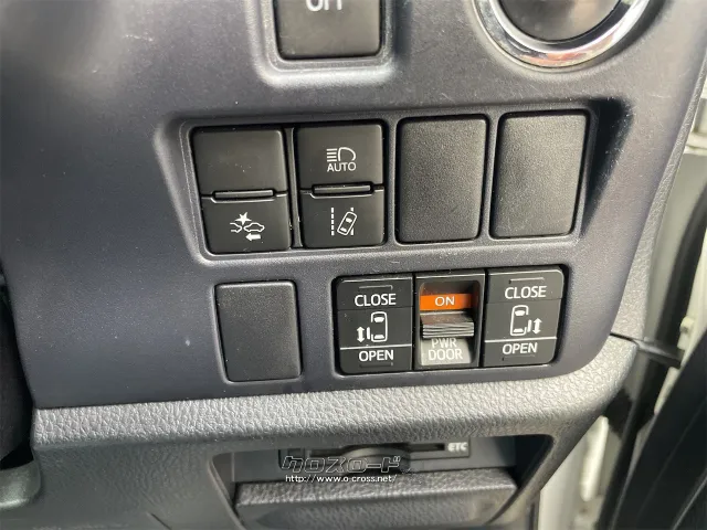 トヨタ ヴォクシー