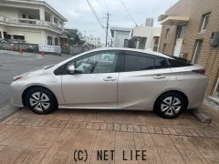 トヨタ プリウス