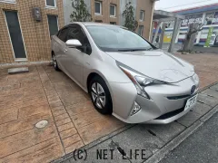トヨタ プリウス