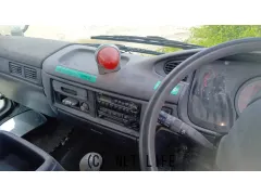 UDトラックス コンドル