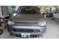 三菱 アウトランダーPHEV
