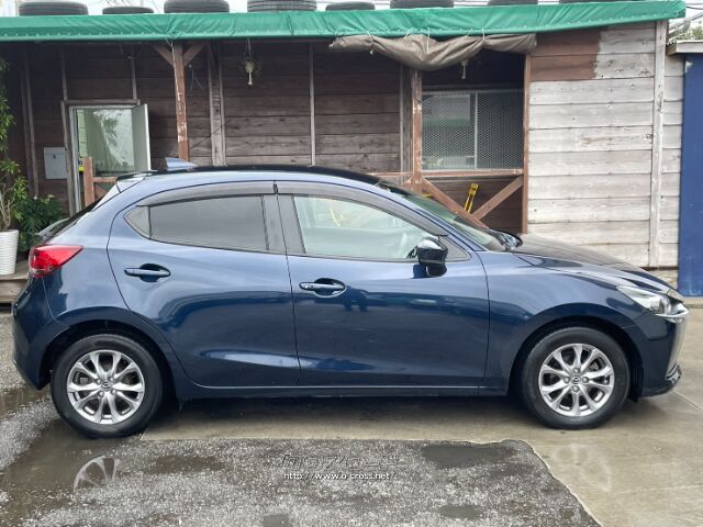 マツダ MAZDA2
