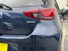 マツダ MAZDA2