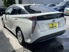 トヨタ プリウス