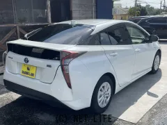 トヨタ プリウス