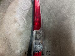 外装・エアロ 右テールレンズ