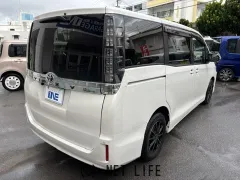 トヨタ ヴォクシー