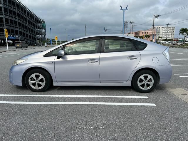 トヨタ プリウス