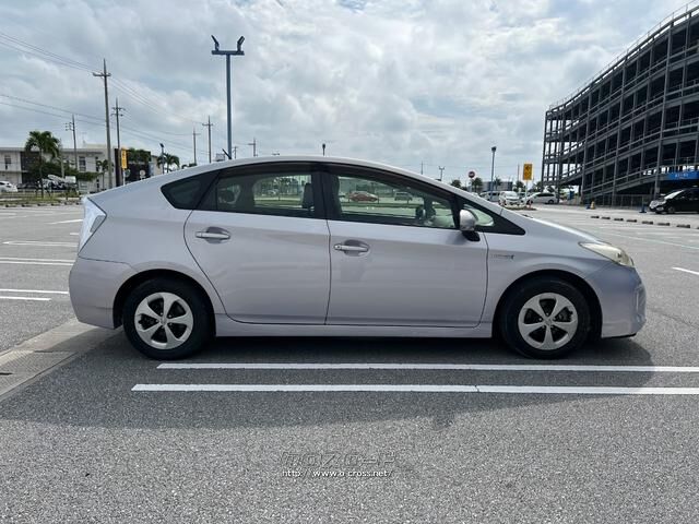 トヨタ プリウス