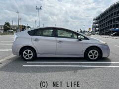 トヨタ プリウス