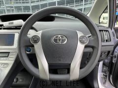 トヨタ プリウス