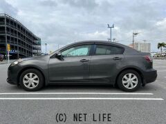 マツダ アクセラ