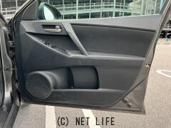 マツダ アクセラ