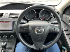 マツダ アクセラ