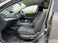 マツダ アクセラ