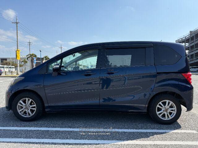 HONDA FREED プレミアムナイトブルー・パール 特別仕様車 プレミアムエディション│フリード（2016年8月終了モデル