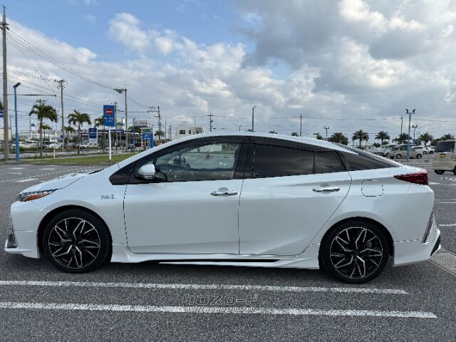 トヨタ プリウスPHV