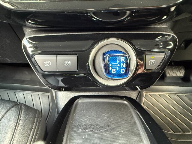 トヨタ プリウスPHV