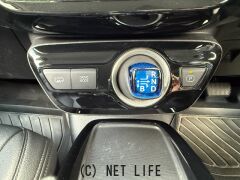 トヨタ プリウスPHV