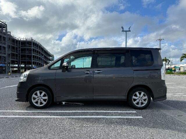 トヨタ ノア（NOAH） 2.0 X スマートエディション・2009(H21)年式