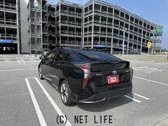 トヨタ プリウス