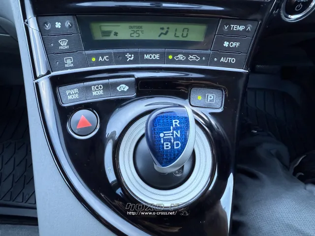 トヨタ プリウス