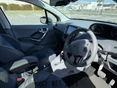 プジョー 208