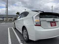トヨタ プリウス