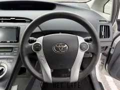 トヨタ プリウス