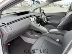 トヨタ プリウス