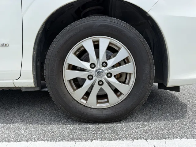 日産 セレナ