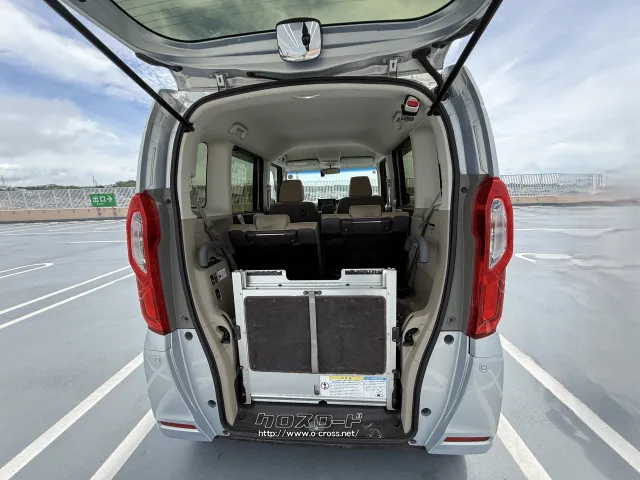 ホンダ N-BOX