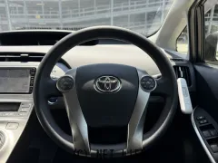 トヨタ プリウス