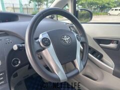 トヨタ プリウス