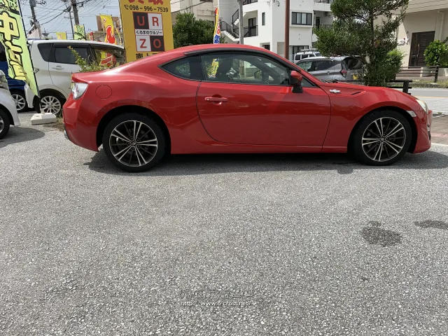 トヨタ 86 2.0 GT・2012(H24)年式・レッドレッド・2000cc・URZO南上原