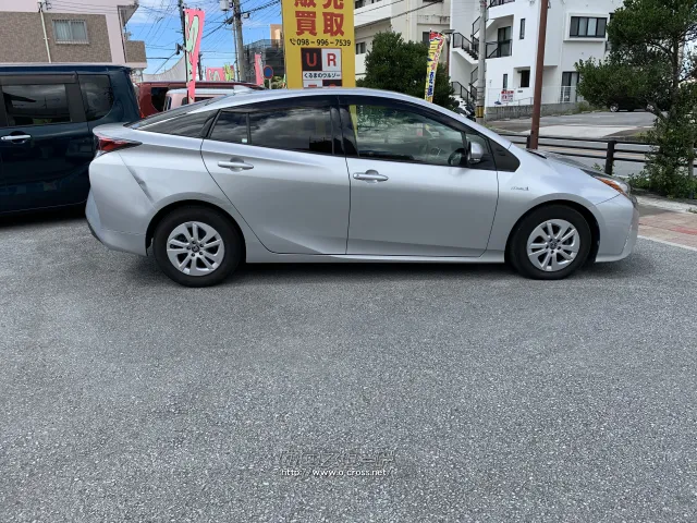 トヨタ プリウス