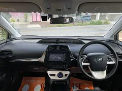 トヨタ プリウス