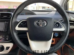 トヨタ プリウス