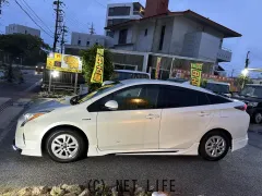 トヨタ プリウス