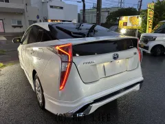トヨタ プリウス