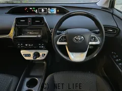 トヨタ プリウス