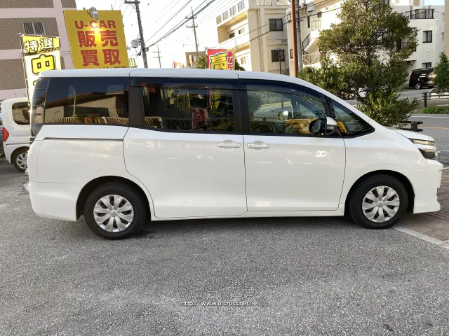 トヨタ ヴォクシー