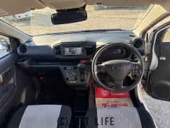 ダイハツ ミライース