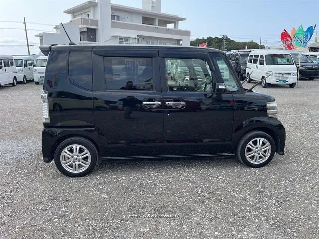 ホンダ N-BOX