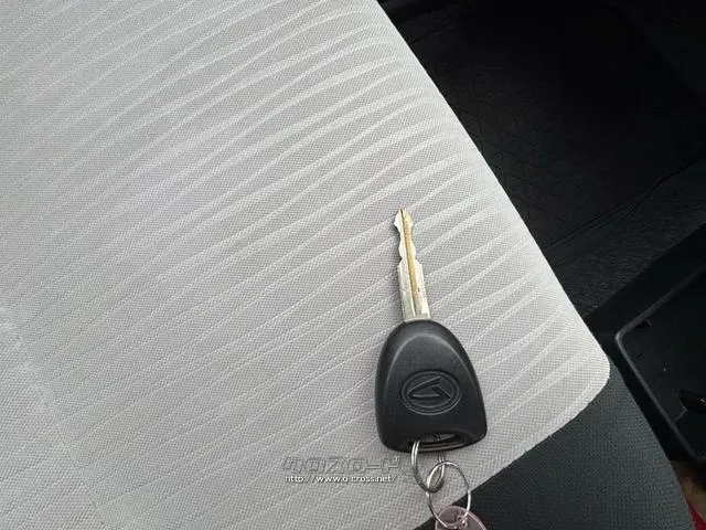ダイハツ ミライース