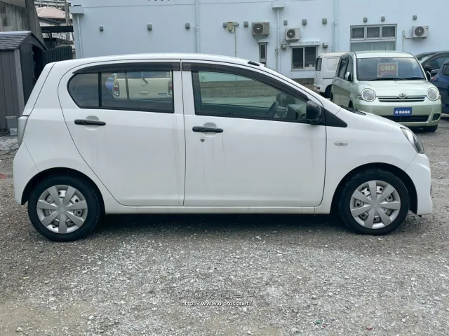 ダイハツ ミライース