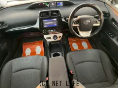 トヨタ プリウス